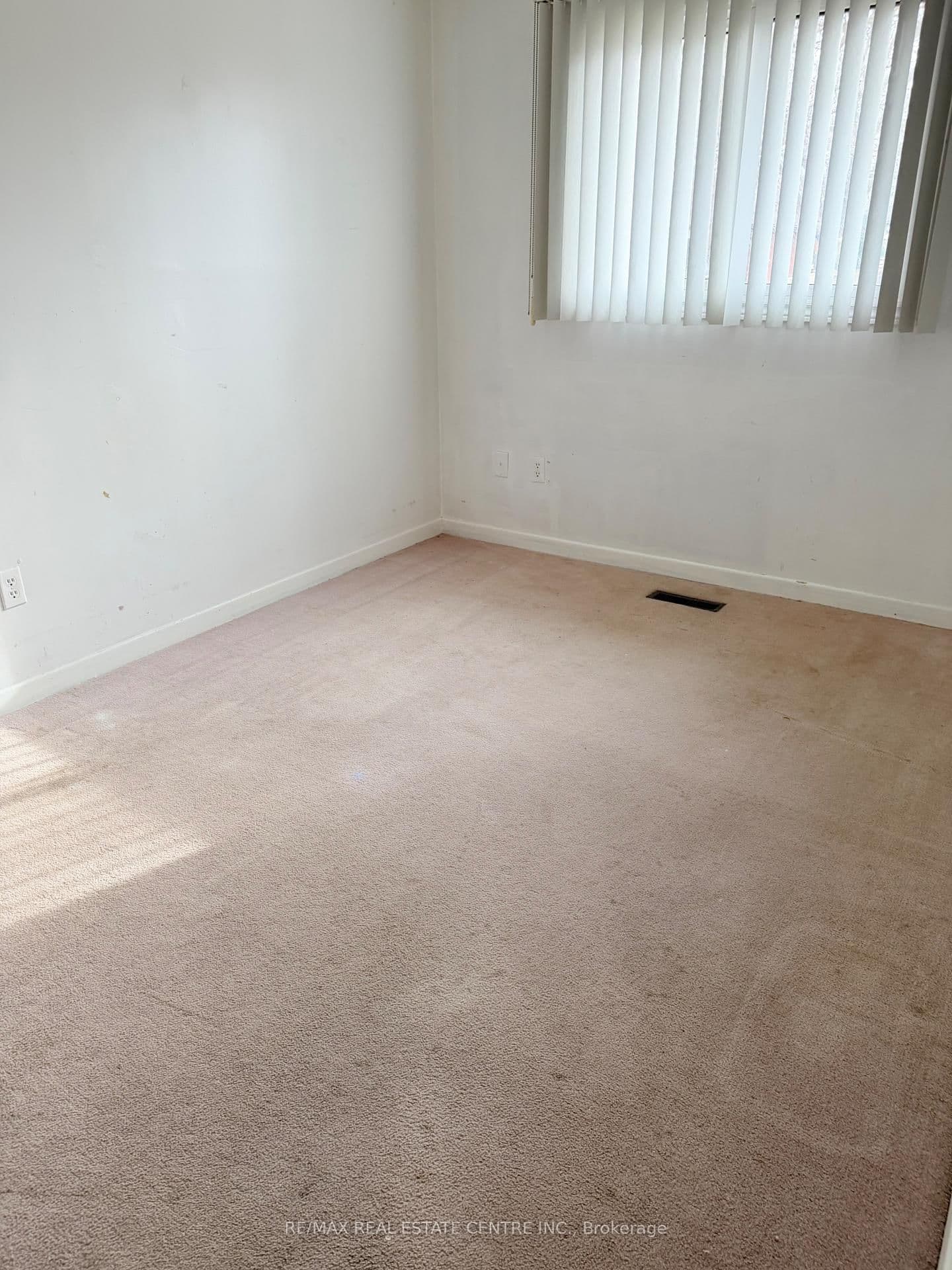 245 Heritage Drive thumbnail 14