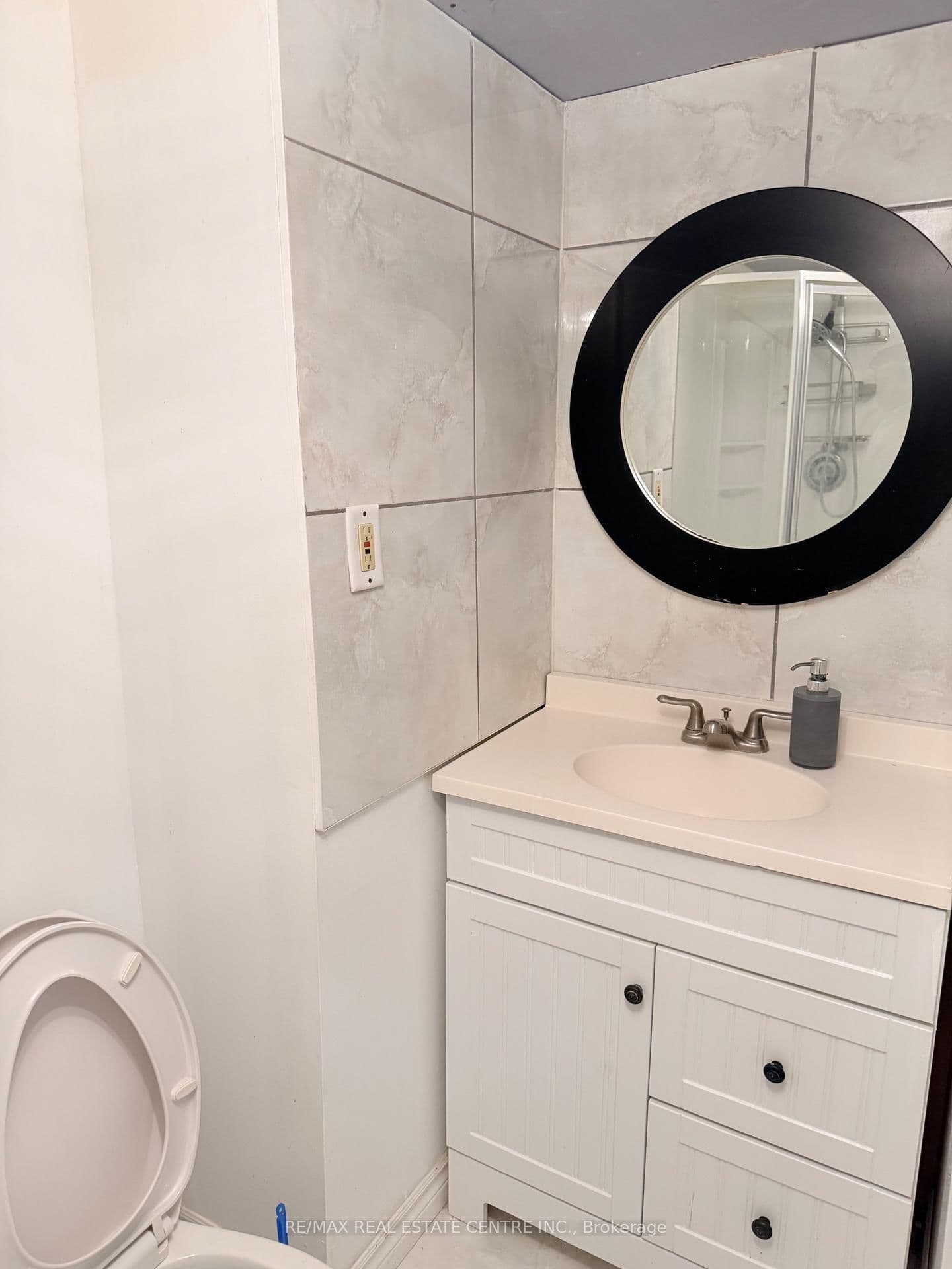 245 Heritage Drive thumbnail 16