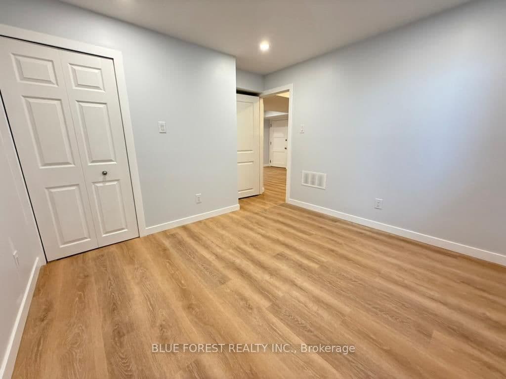 1458 Wright Crescent thumbnail 11