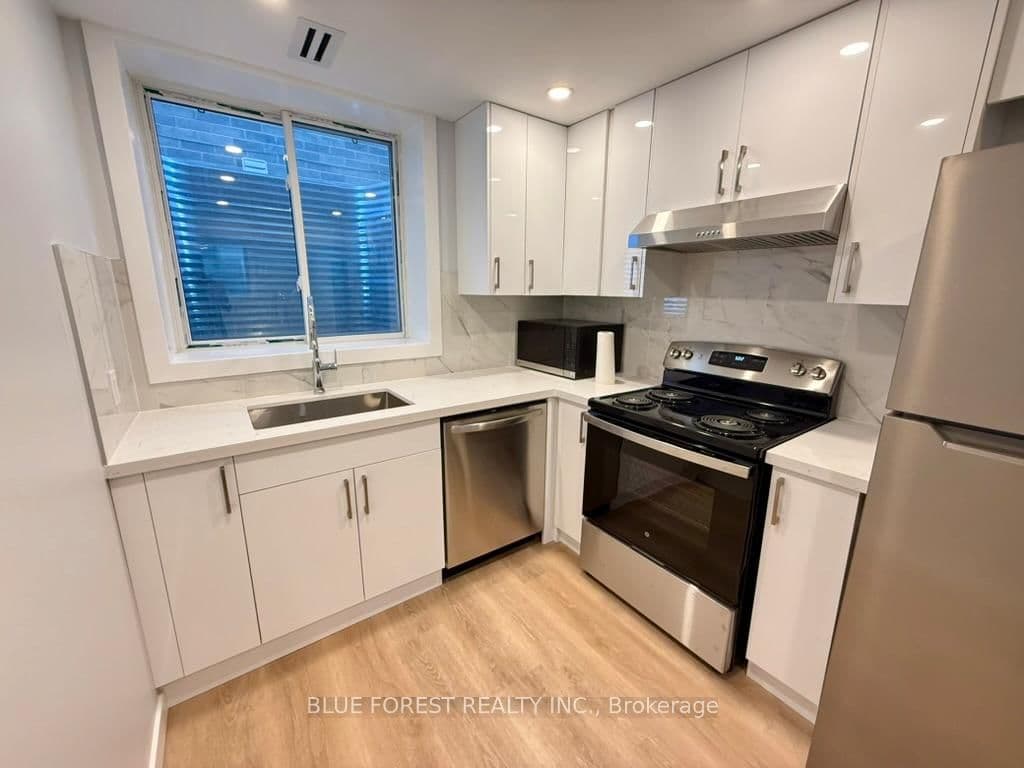 1458 Wright Crescent thumbnail 9