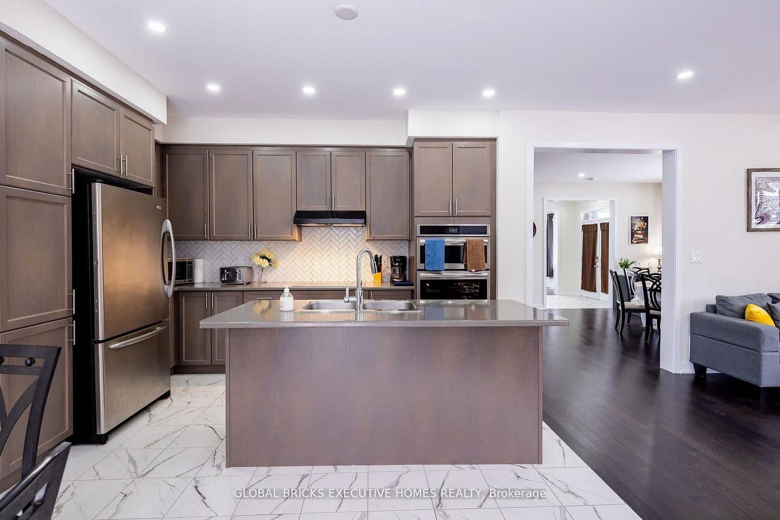 91 Higgins Avenue thumbnail 5