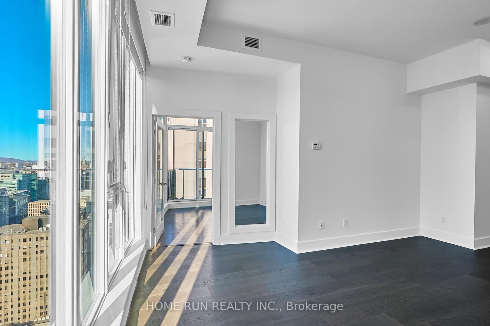 40 Nepean Street, Unit 2703 thumbnail 13