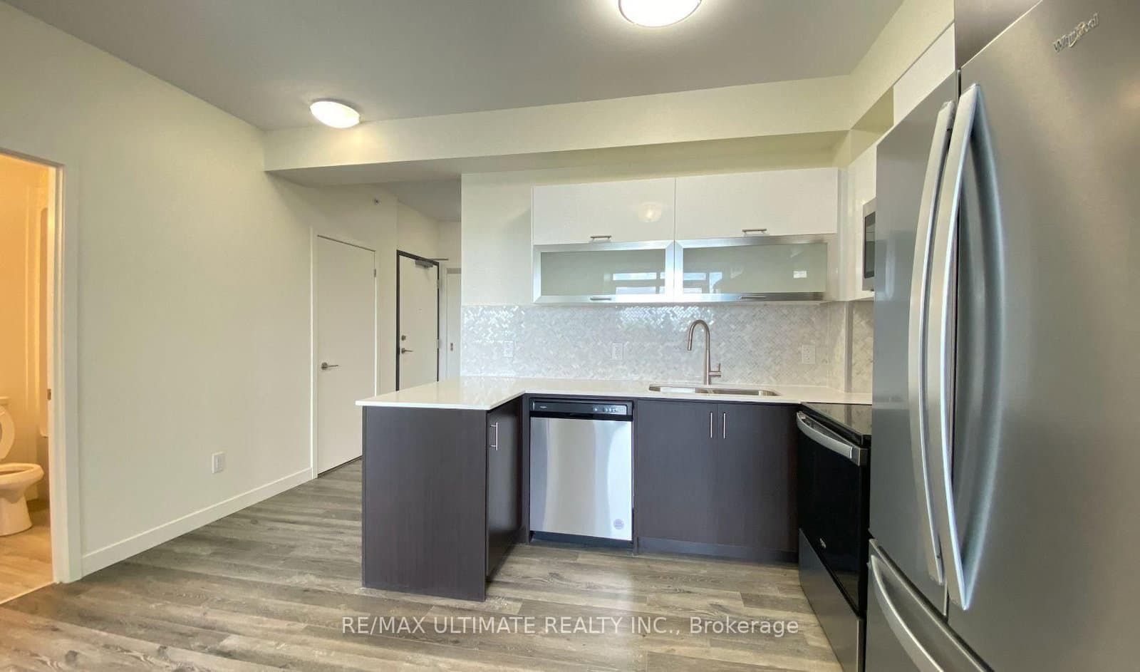 128 King Street N, Unit 710 thumbnail 10