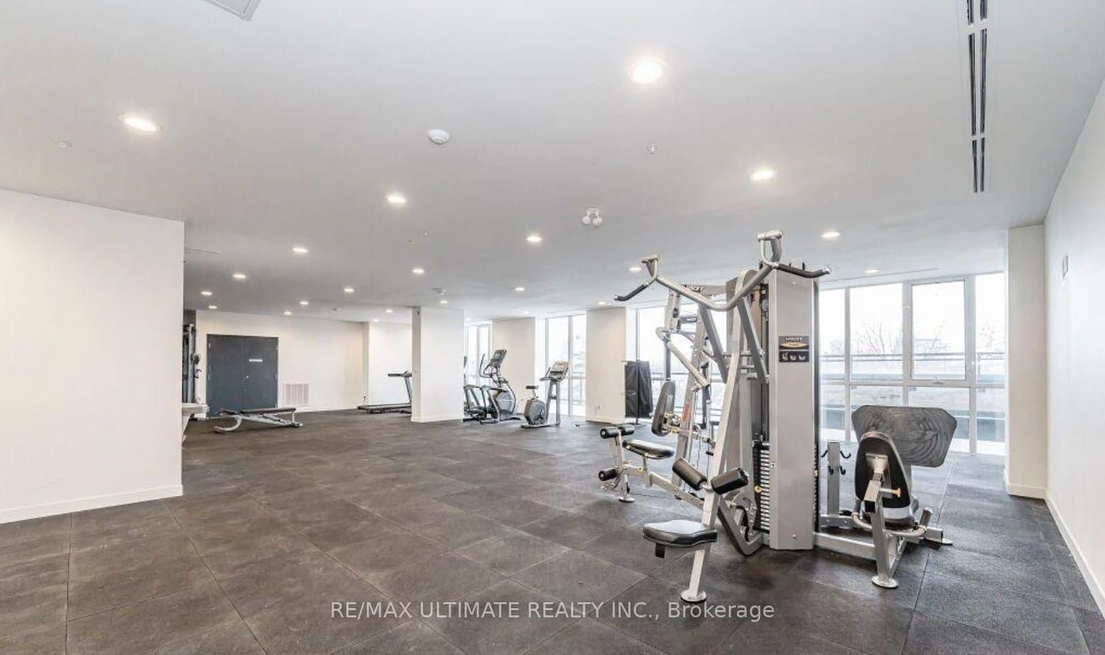 128 King Street N, Unit 710 thumbnail 22