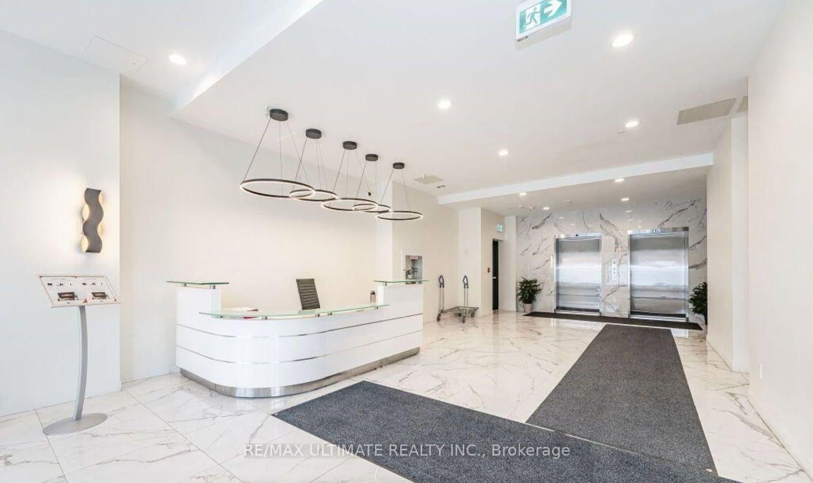 128 King Street N, Unit 710 thumbnail 3