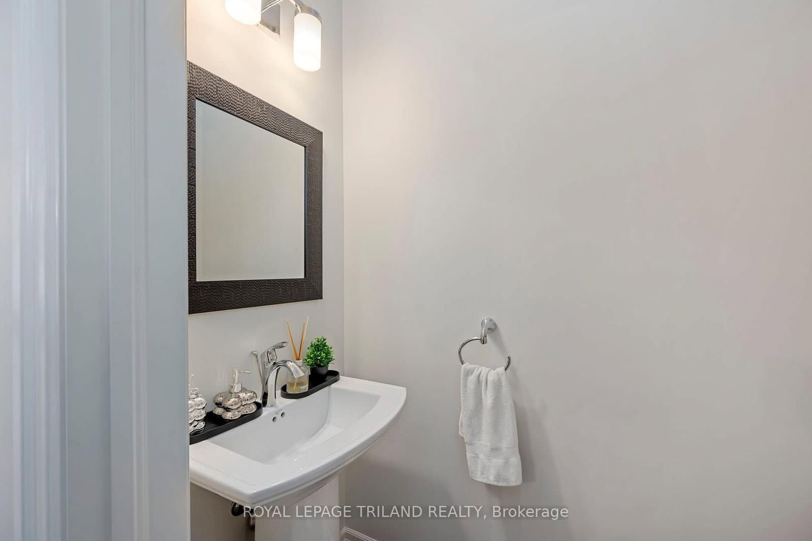 1850 Beaverbrook Avenue, Unit 80 thumbnail 20