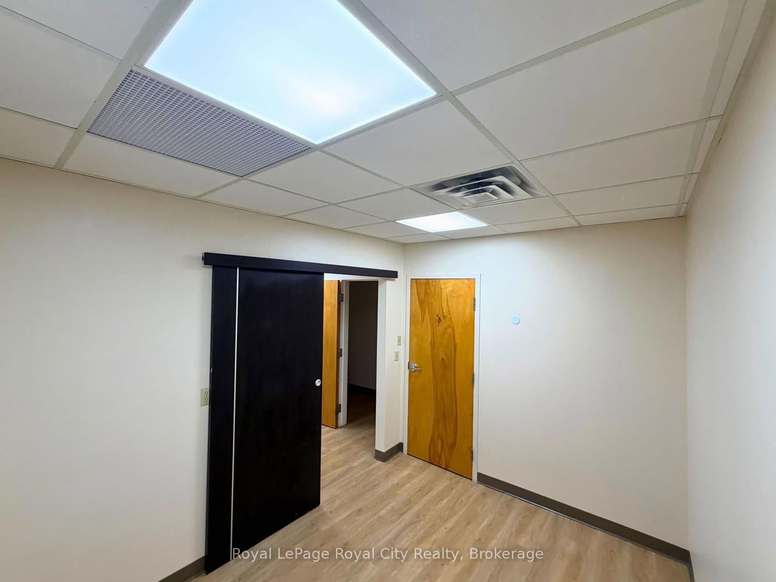 21 Surrey Street W, Unit 108 (Offices 4-8 &10) thumbnail 8