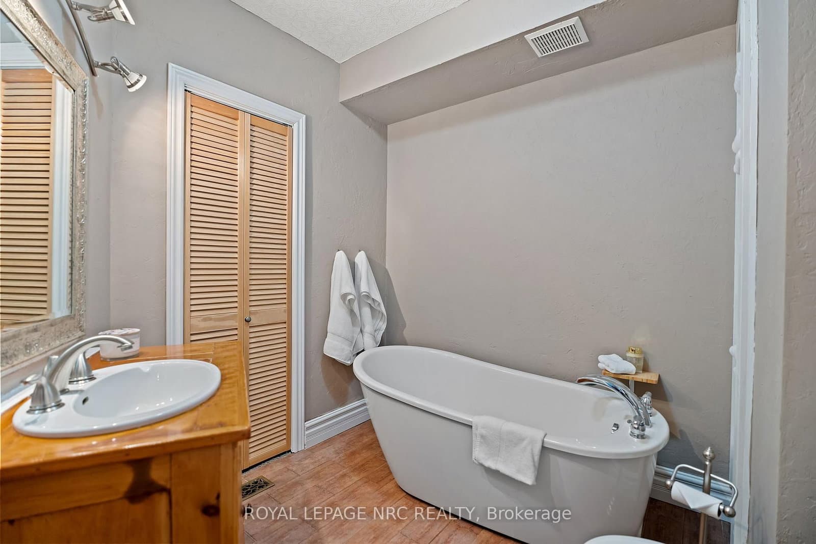 307 Mississagua Street thumbnail 16