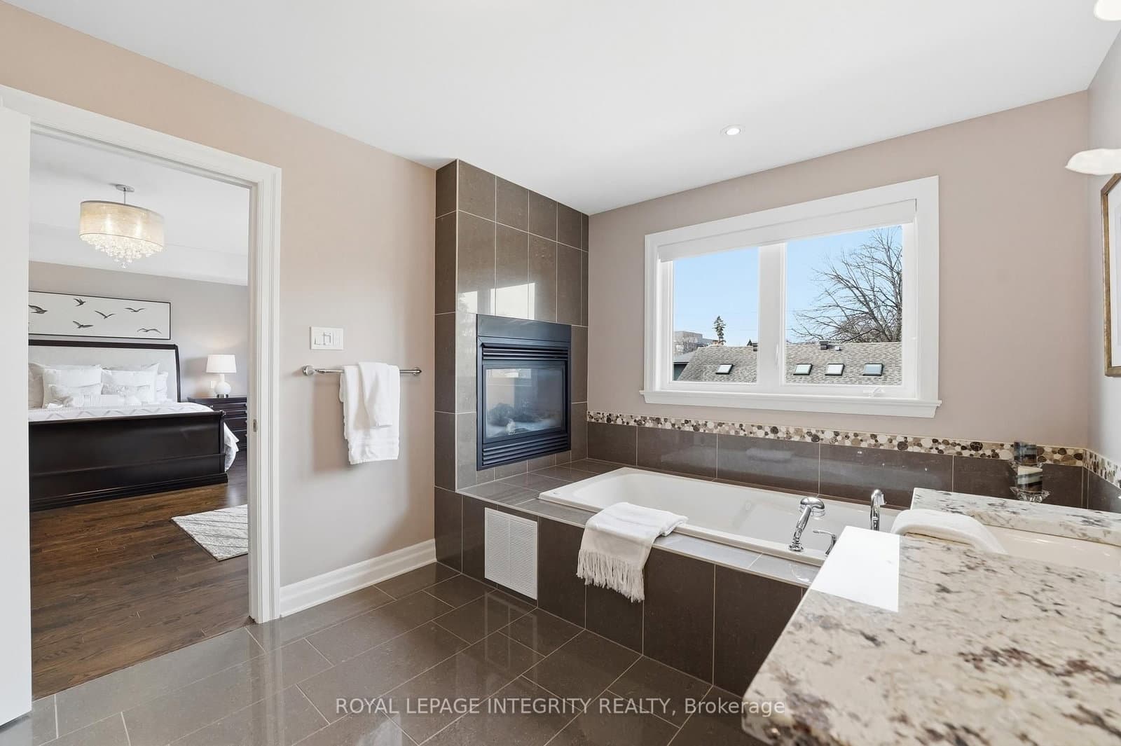 476 Ancaster Avenue thumbnail 17