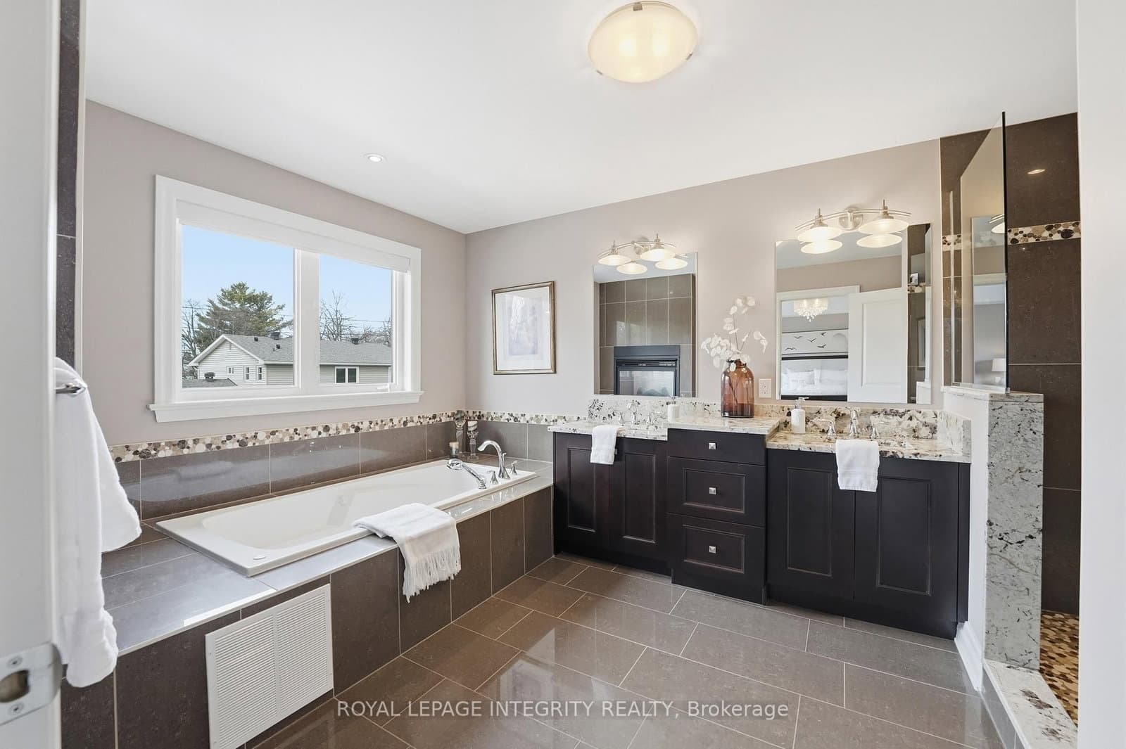 476 Ancaster Avenue thumbnail 18