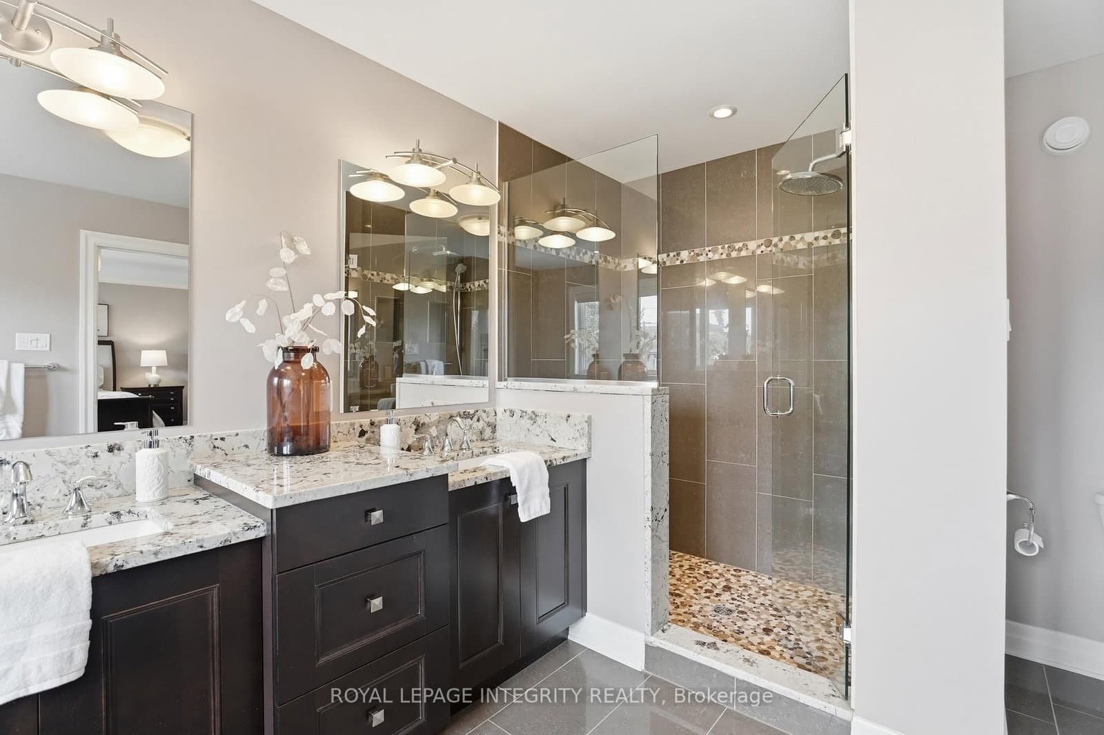 476 Ancaster Avenue thumbnail 19