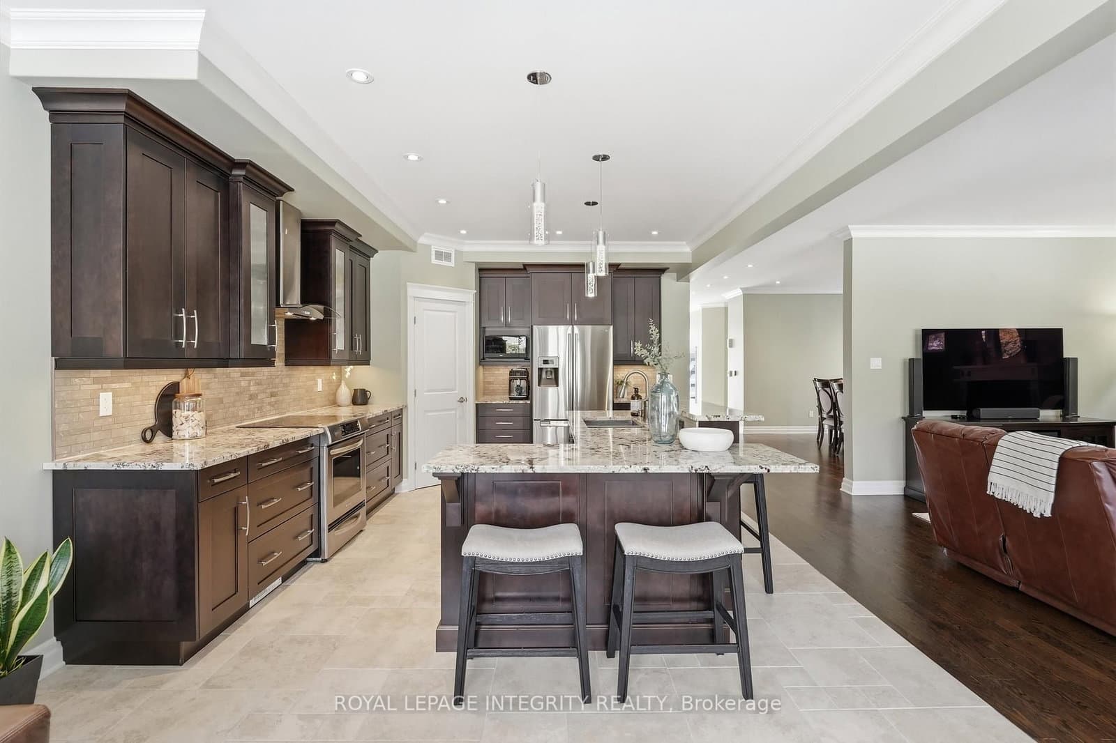 476 Ancaster Avenue thumbnail 2