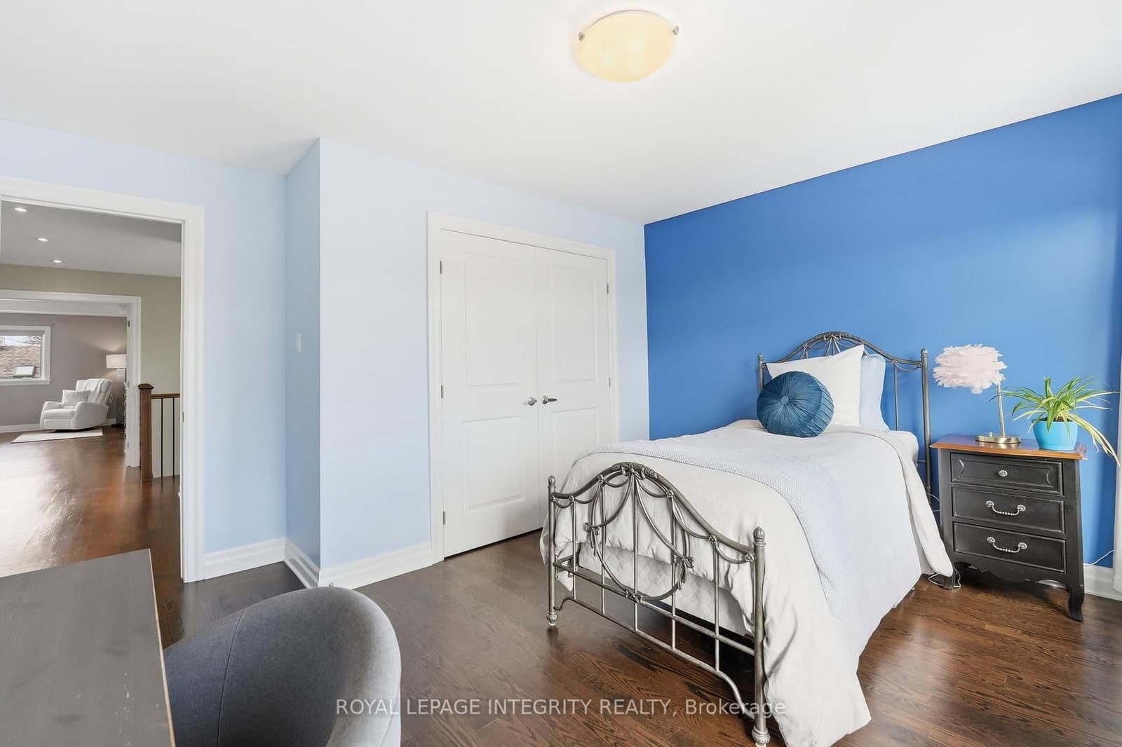 476 Ancaster Avenue thumbnail 23