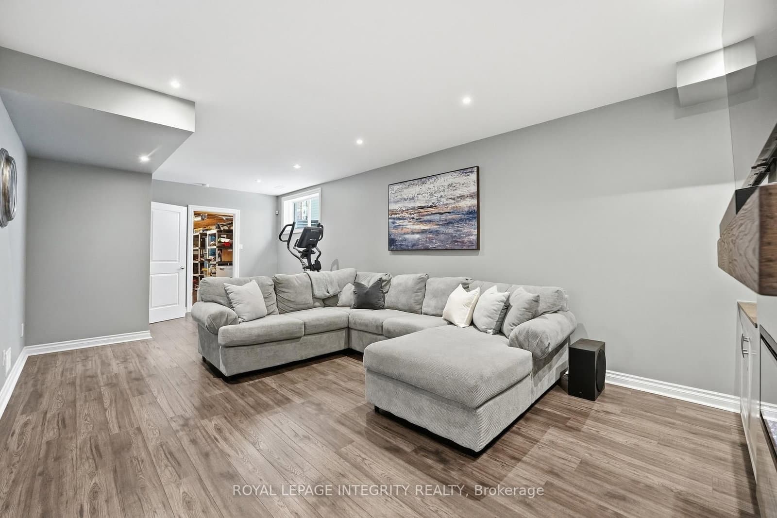 476 Ancaster Avenue thumbnail 29