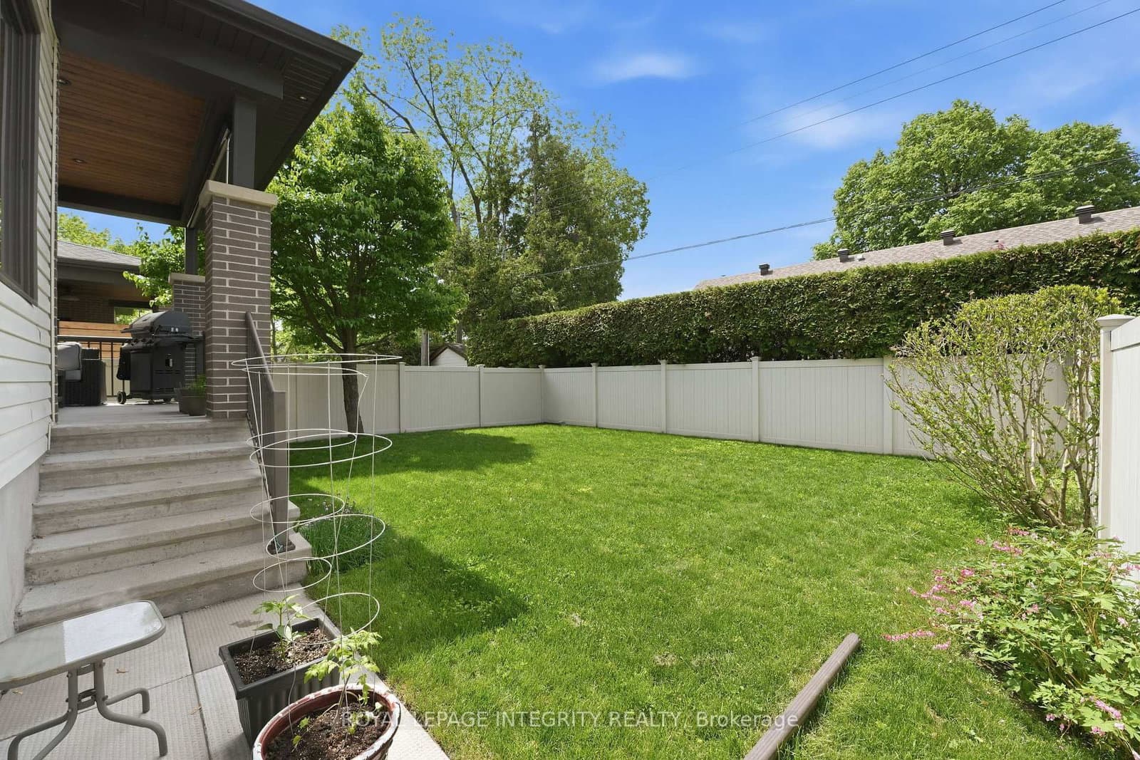 476 Ancaster Avenue thumbnail 35