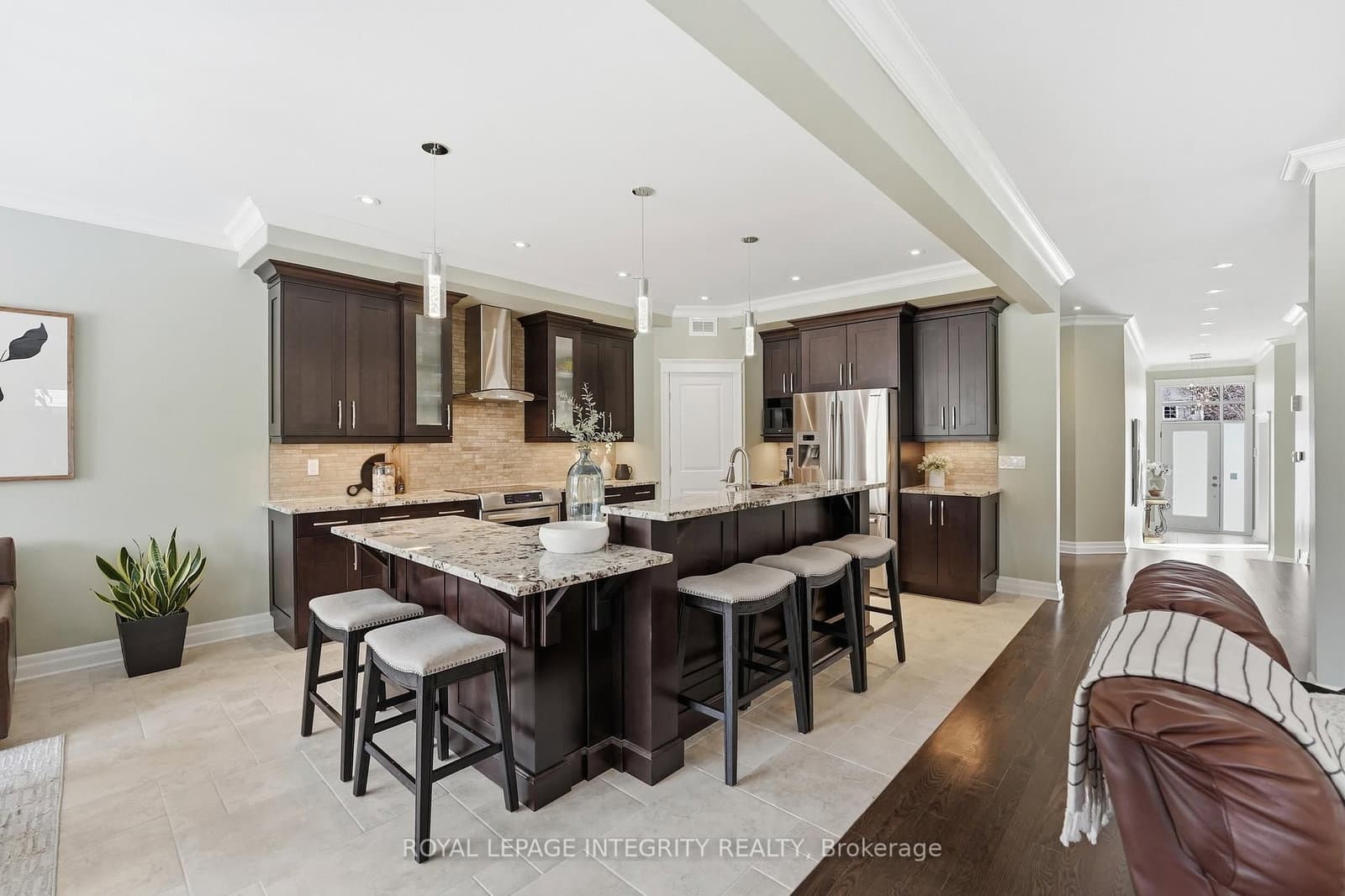 476 Ancaster Avenue thumbnail 4