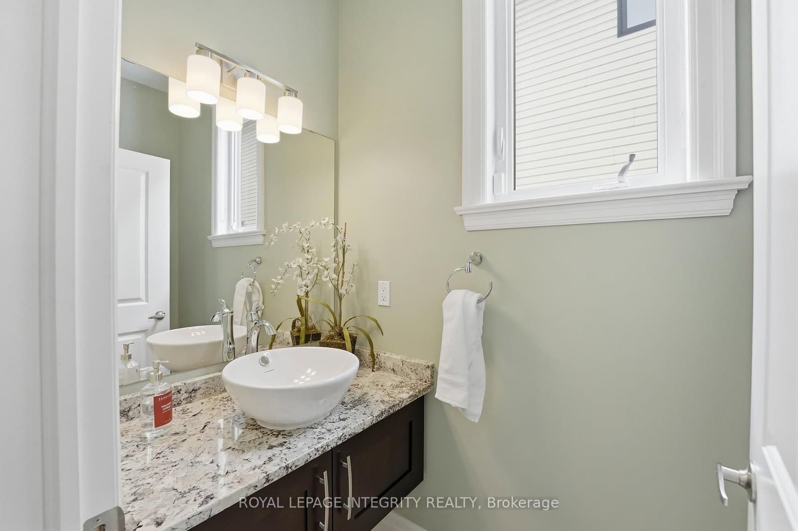 476 Ancaster Avenue thumbnail 40