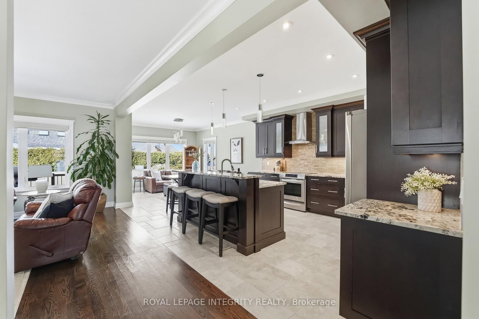 476 Ancaster Avenue thumbnail 5
