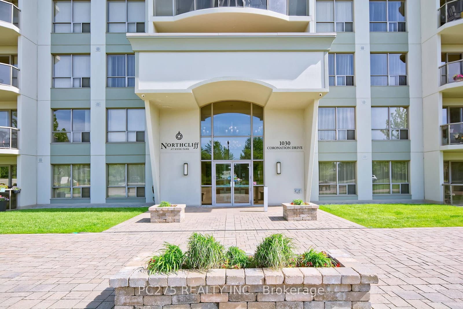 1030 Coronation Drive, Unit 602 thumbnail 2