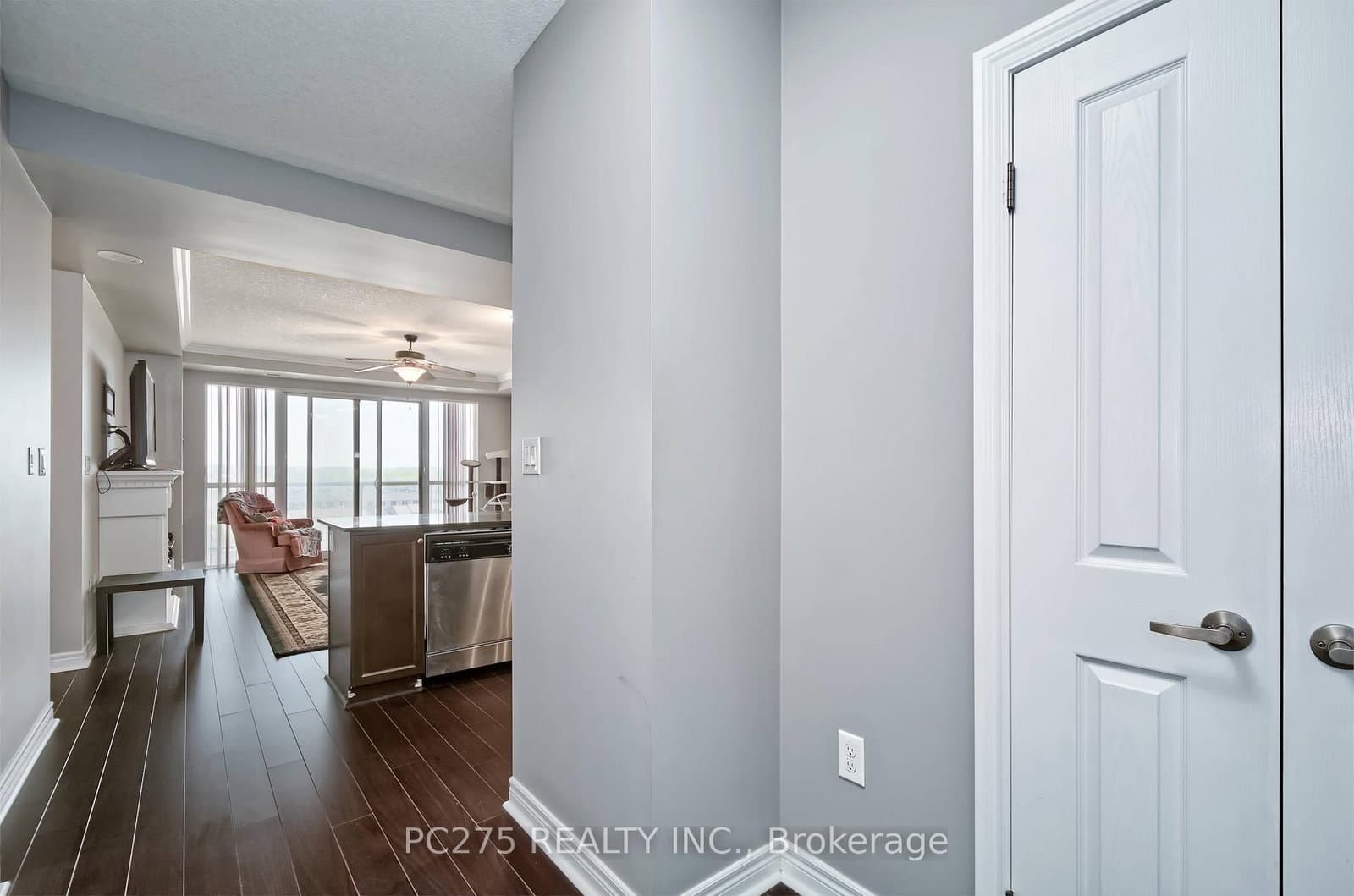 1030 Coronation Drive, Unit 602 thumbnail 5