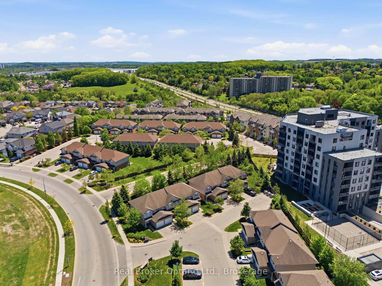 10 Fallowfield Drive, Unit 19 thumbnail 33
