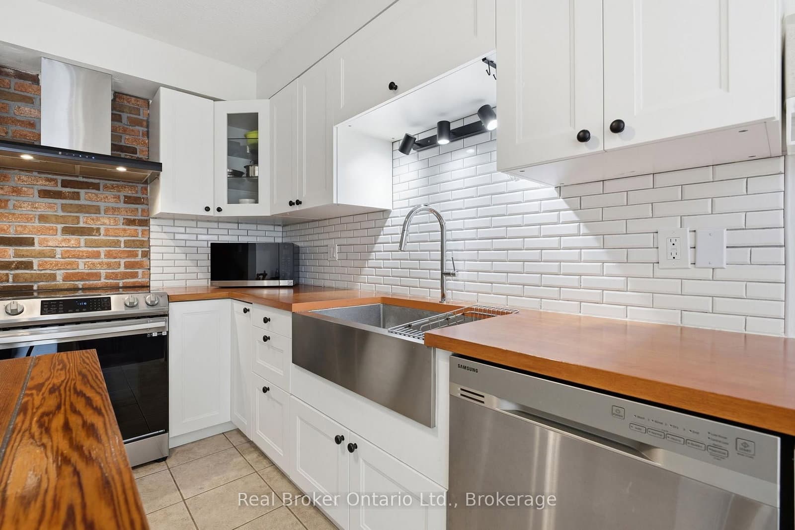 10 Fallowfield Drive, Unit 19 thumbnail 9