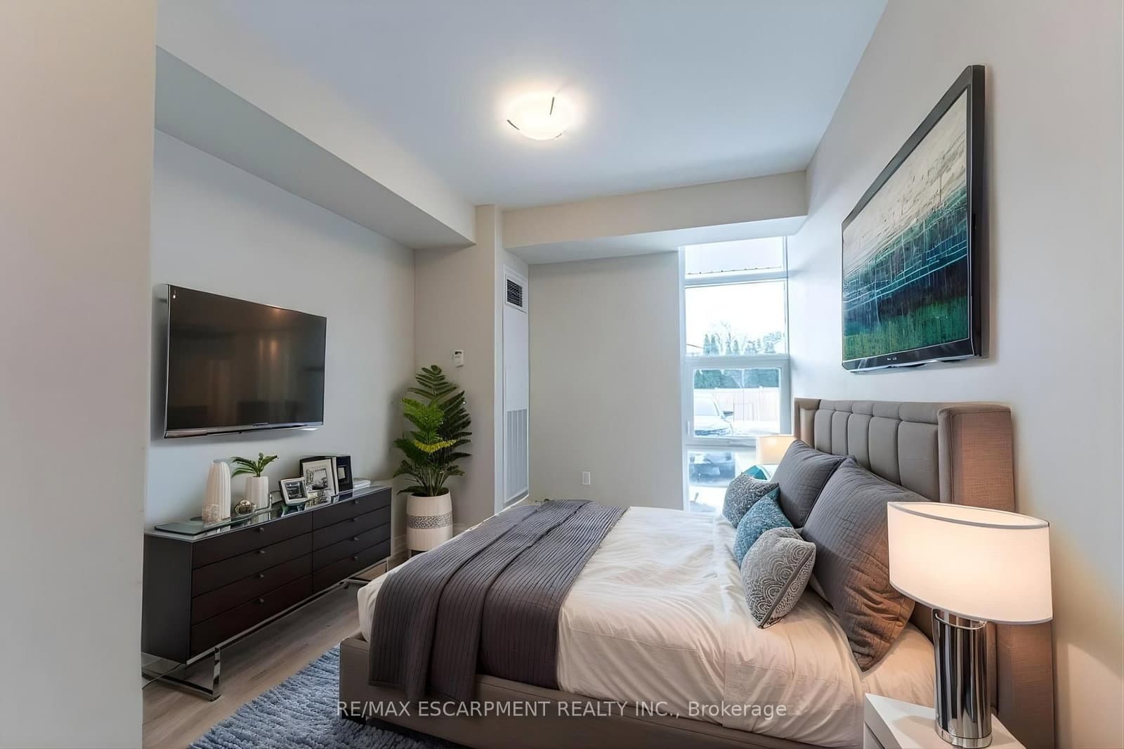 120 SPRINGVALLEY Crescent, Unit 104 thumbnail 13