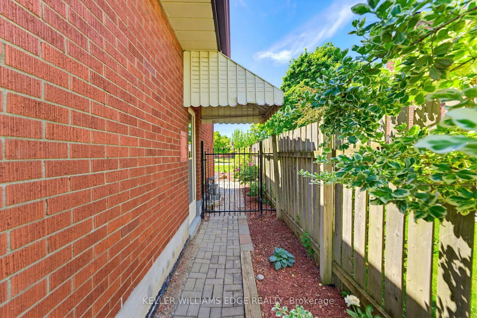 17 Broadmore Avenue thumbnail 16