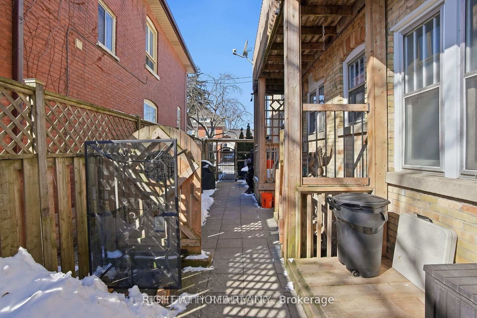 82 WELLINGTON Street thumbnail 44
