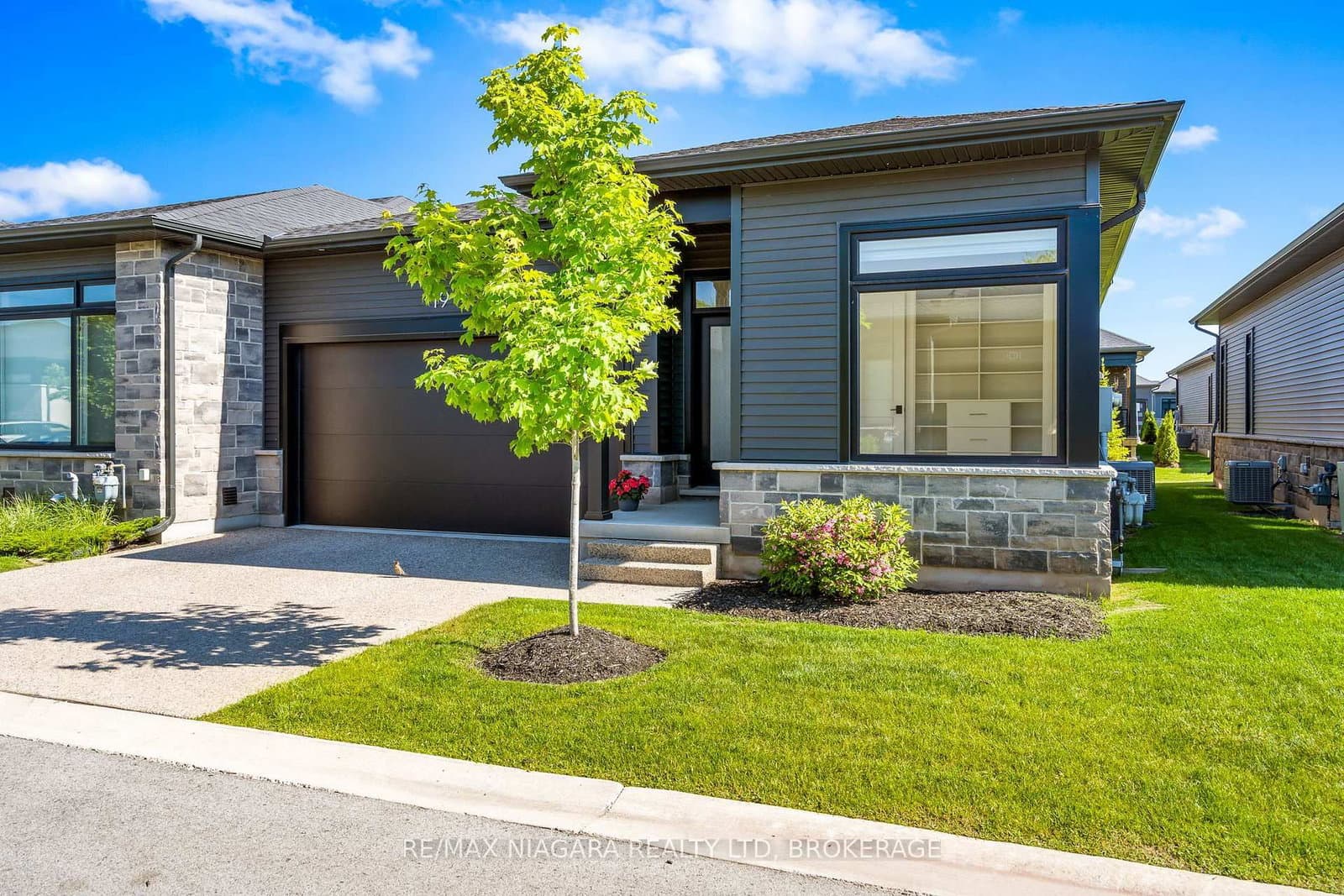 8974 Willoughby Drive, Unit 19 thumbnail 3
