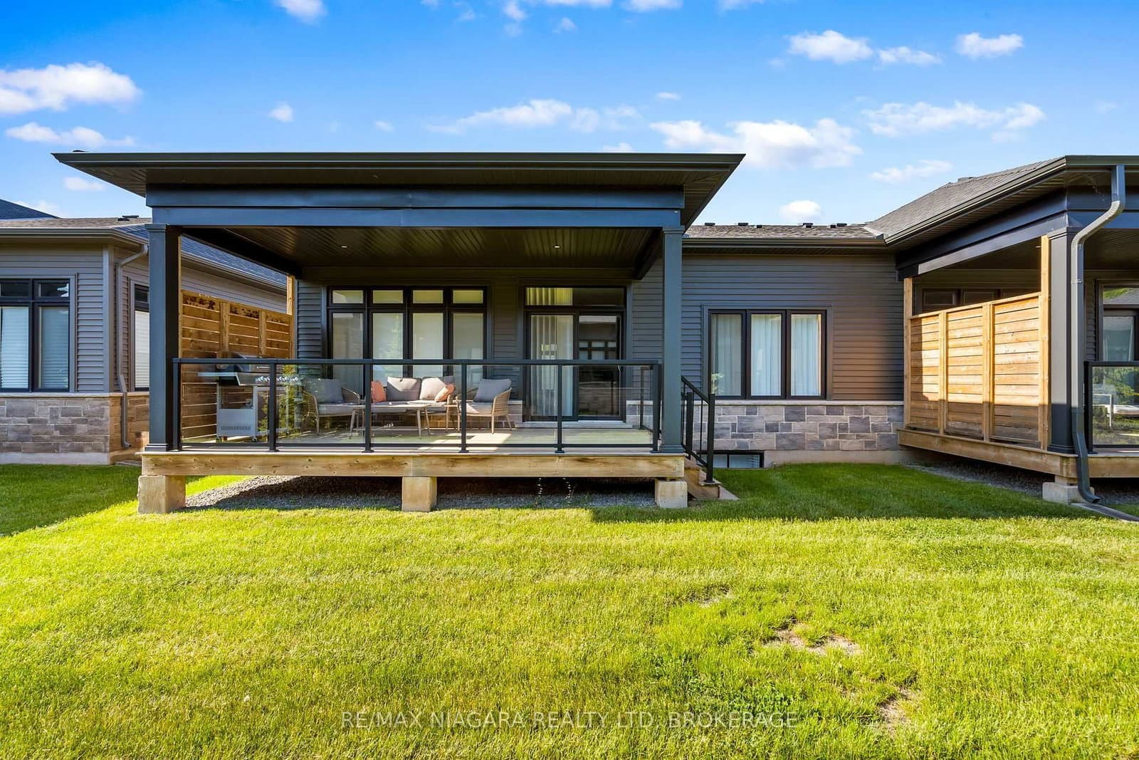 8974 Willoughby Drive, Unit 19 thumbnail 34
