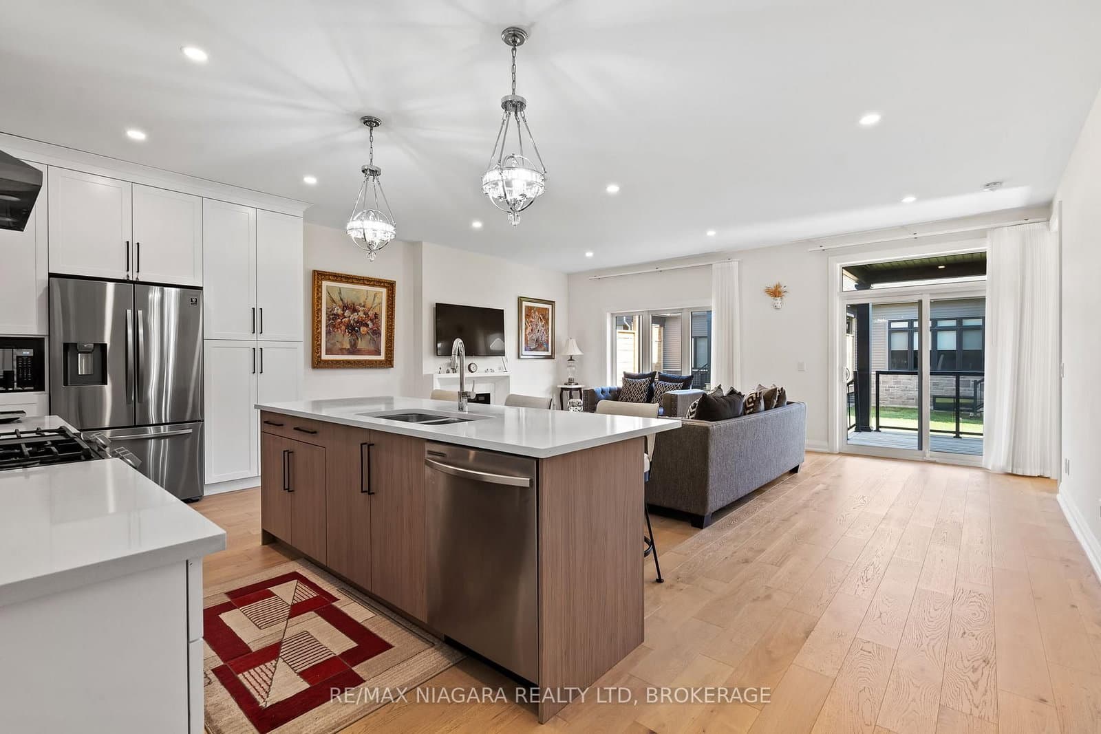 8974 Willoughby Drive, Unit 19 thumbnail 9