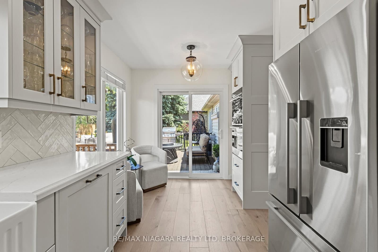 611 Victoria Street thumbnail 21