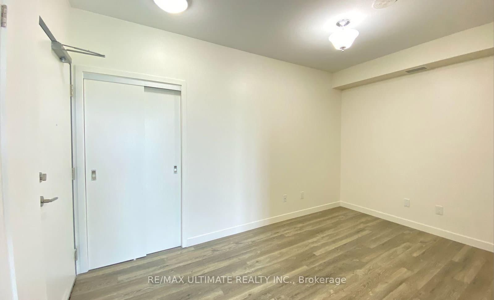 128 King Street N, Unit 710 thumbnail 7