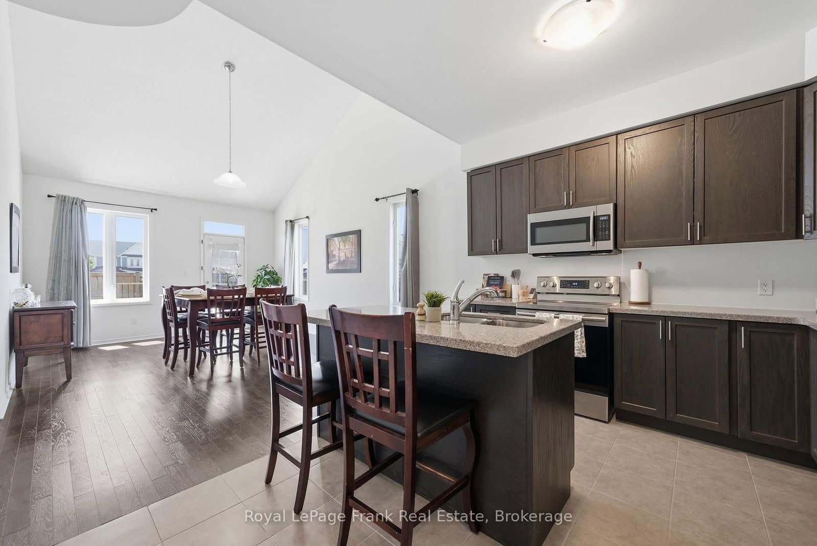 56 Deacon Crescent thumbnail 14