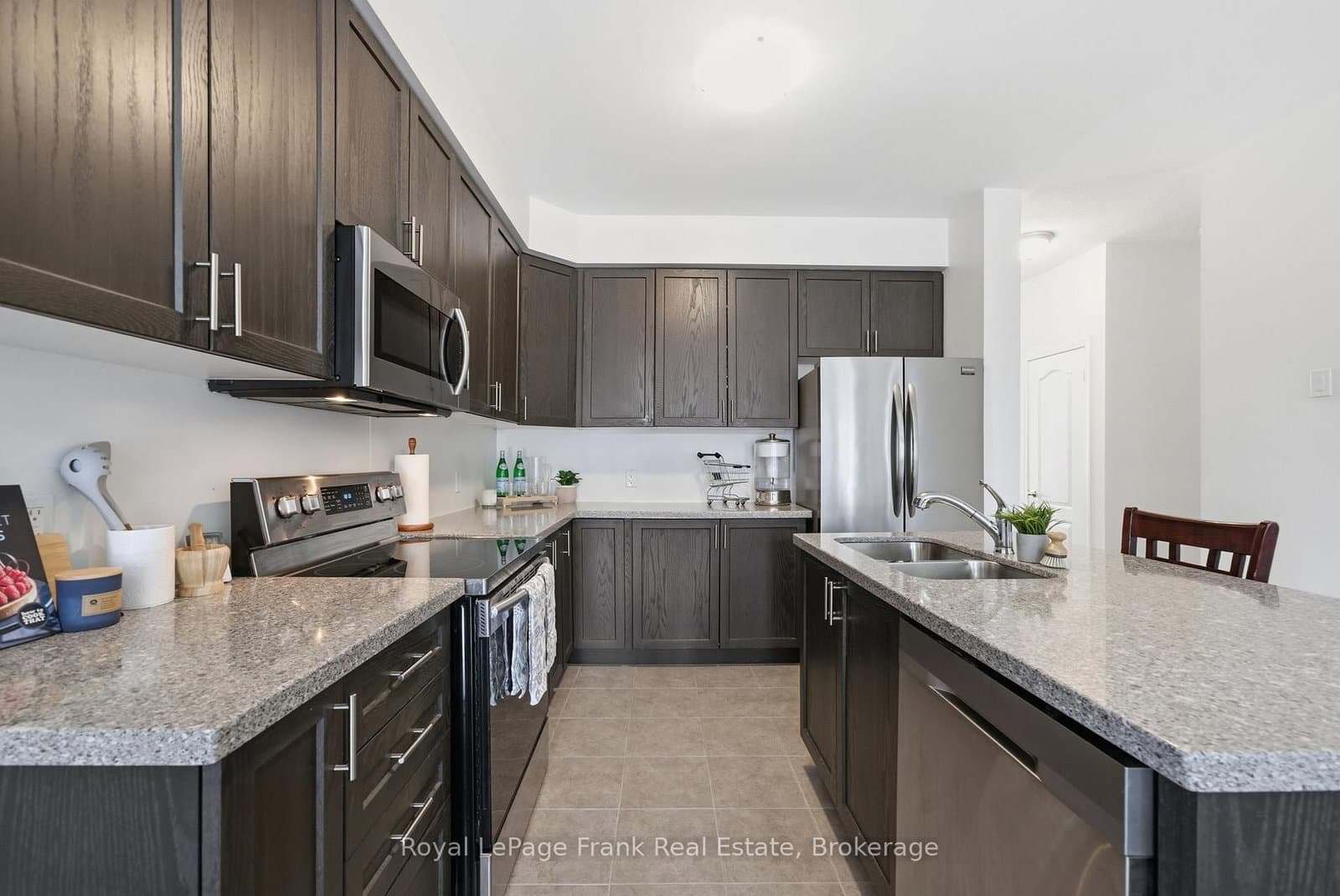 56 Deacon Crescent thumbnail 16