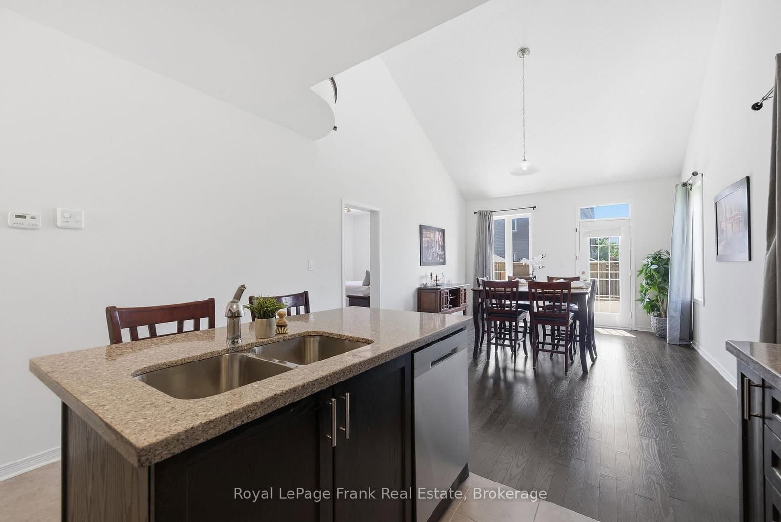 56 Deacon Crescent thumbnail 17