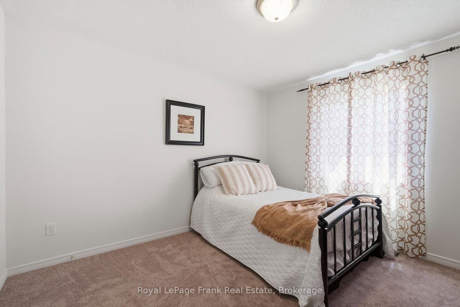 56 Deacon Crescent thumbnail 27