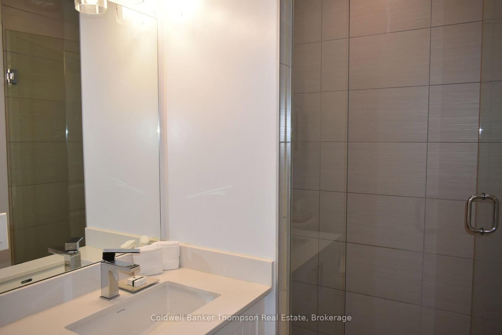 25 PEN LAKE POINT Road, Unit 328 thumbnail 14