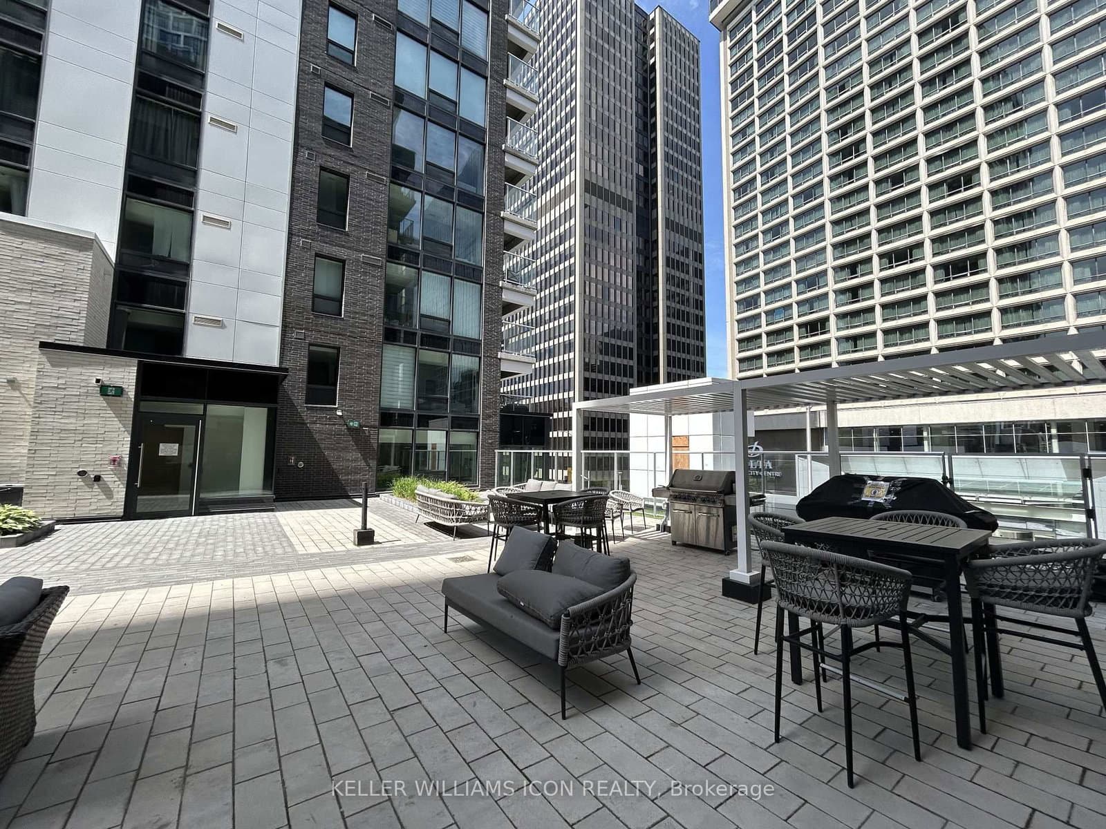 340 Queen Street, Unit 810 thumbnail 14