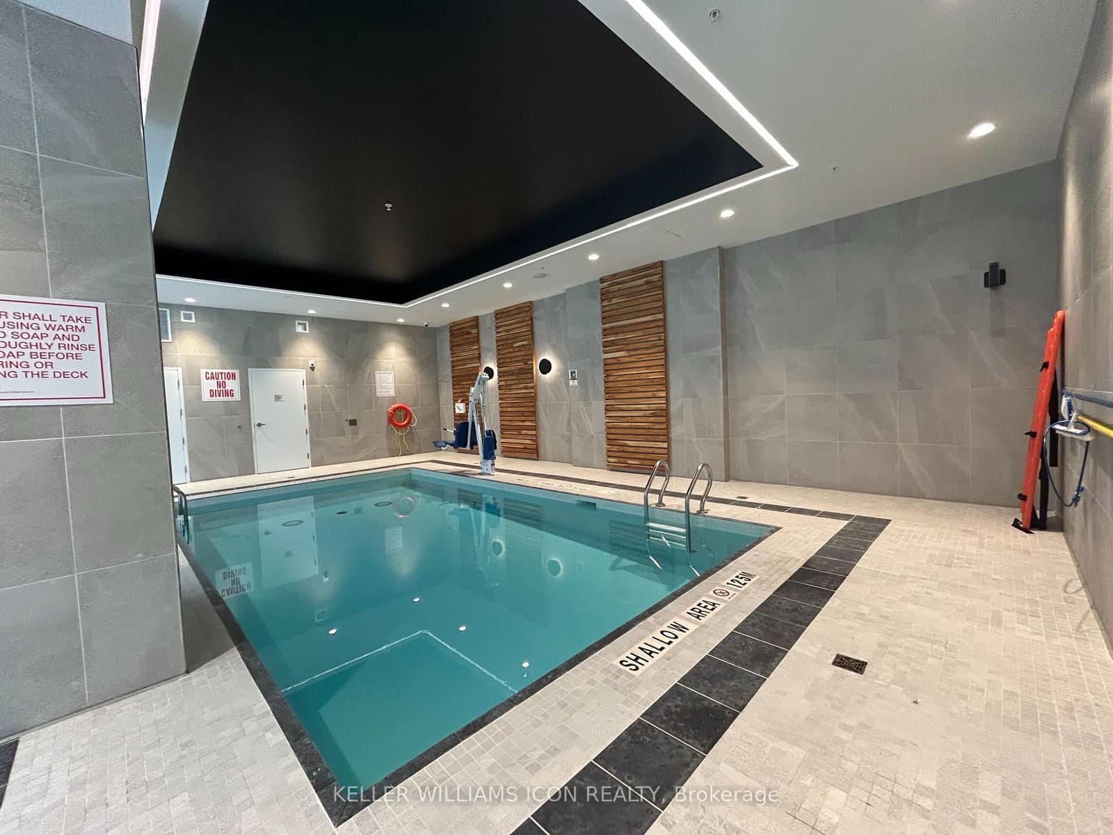 340 Queen Street, Unit 810 thumbnail 21