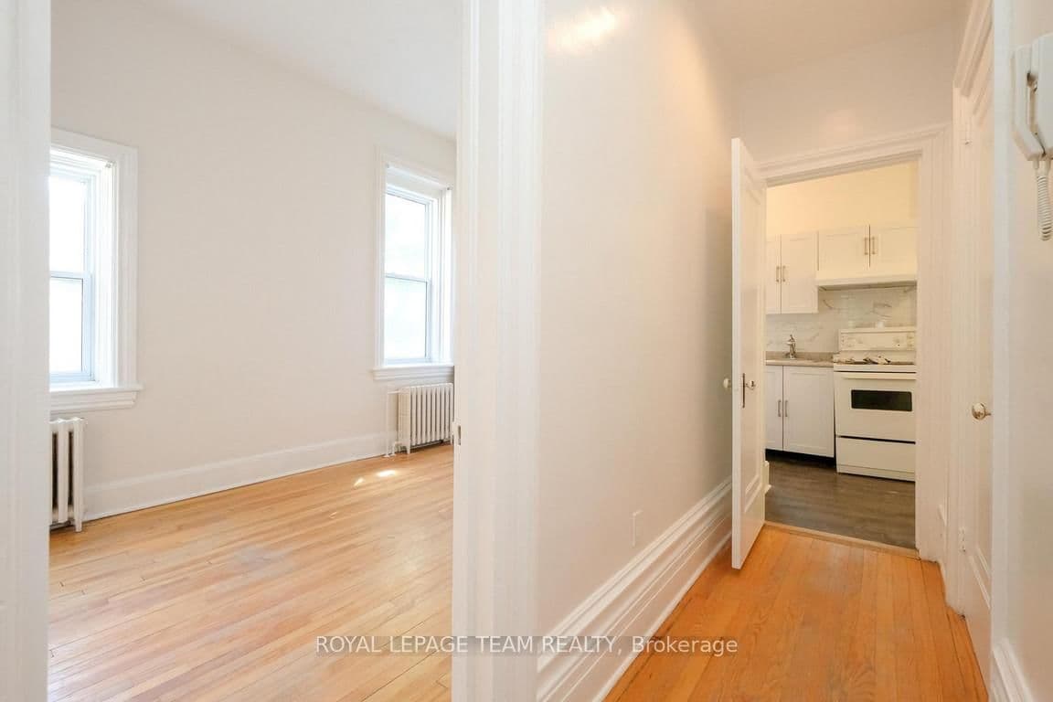 260 W Somerset Street W thumbnail 12