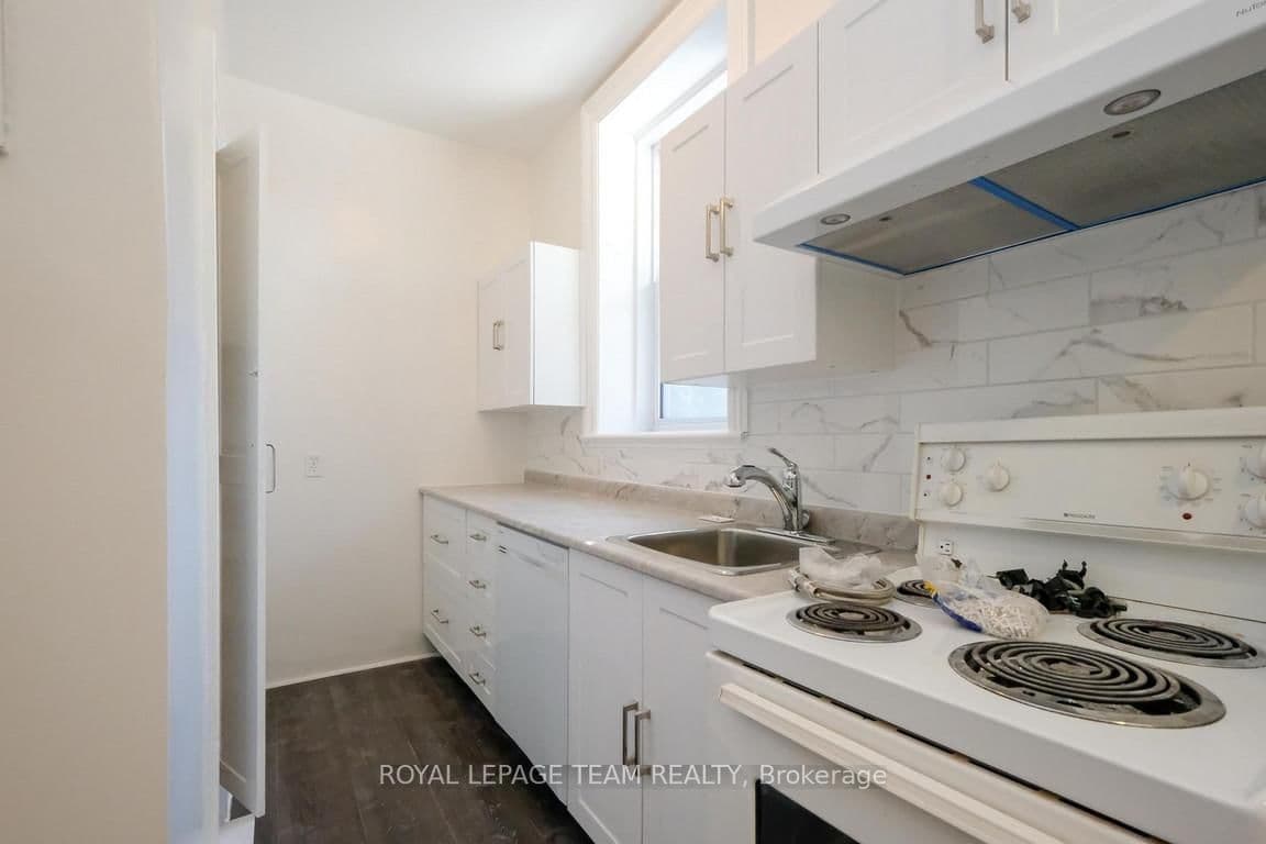 260 W Somerset Street W thumbnail 15