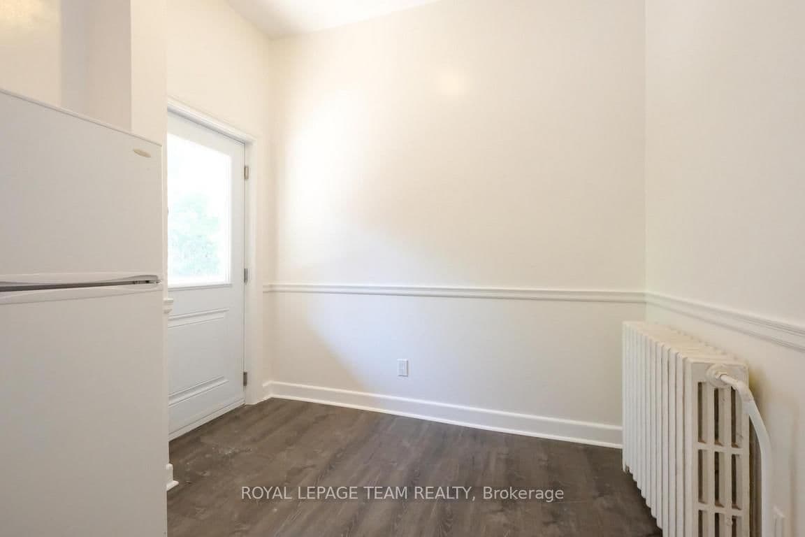260 W Somerset Street W thumbnail 16