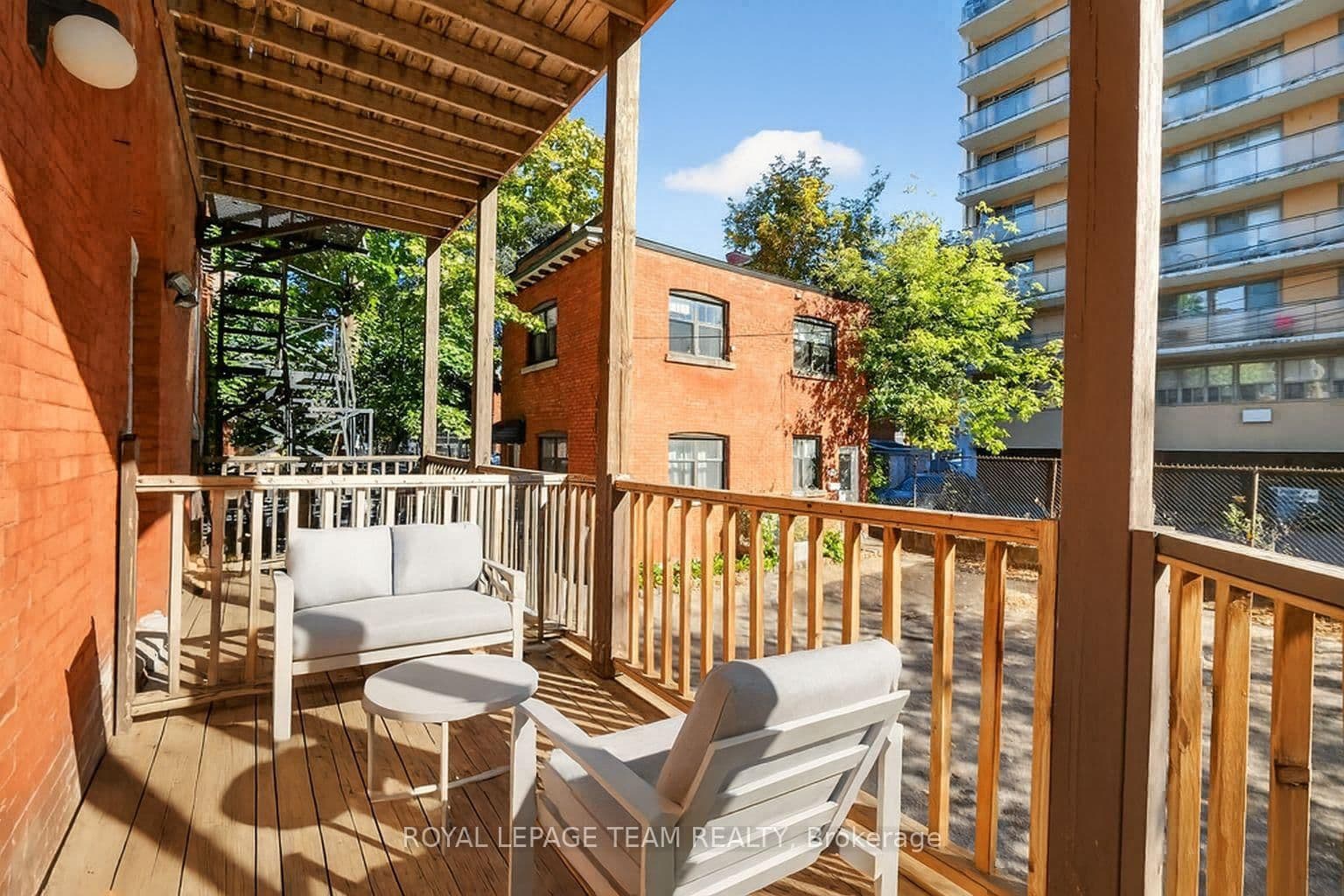 260 W Somerset Street W thumbnail 23
