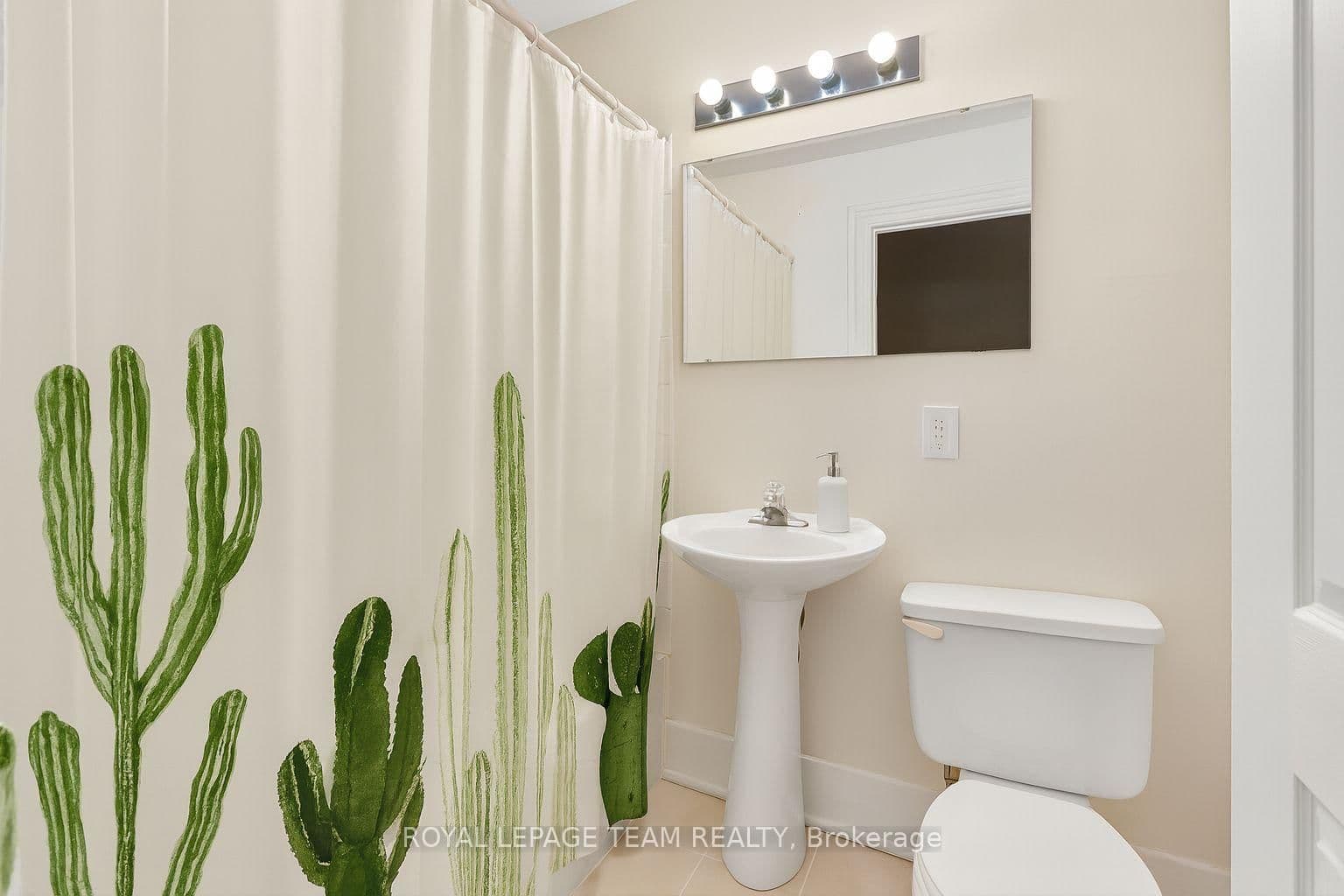260 W Somerset Street W thumbnail 28
