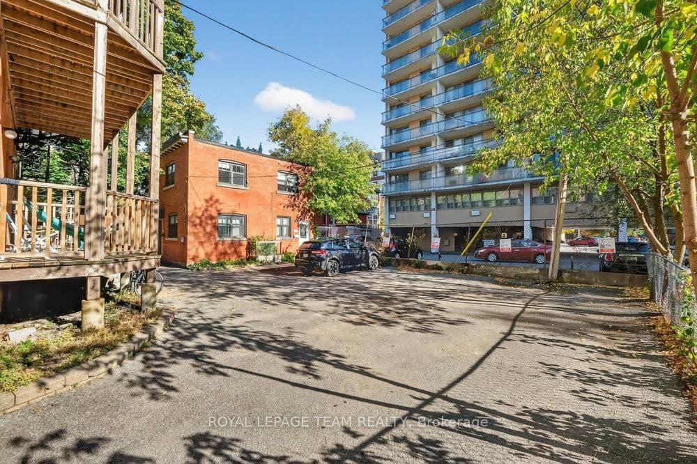 260 W Somerset Street W thumbnail 47