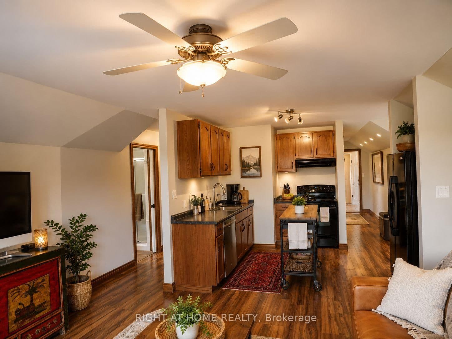8350 Young Street thumbnail 33
