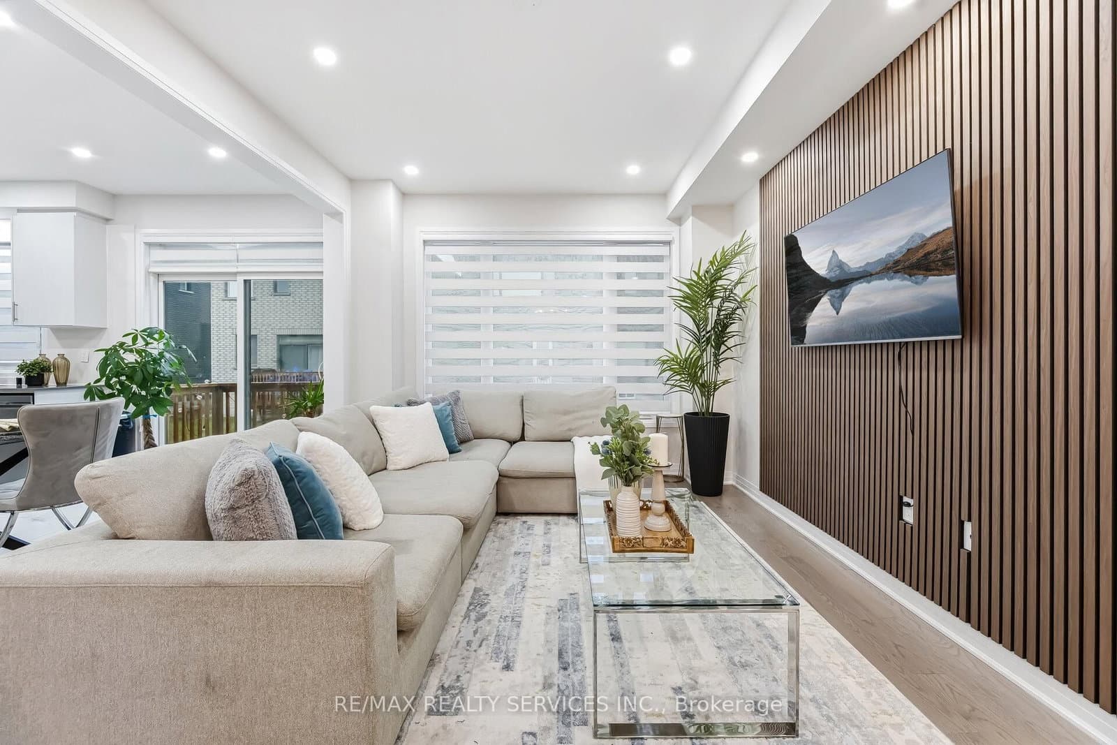 14 Gibson Drive thumbnail 9