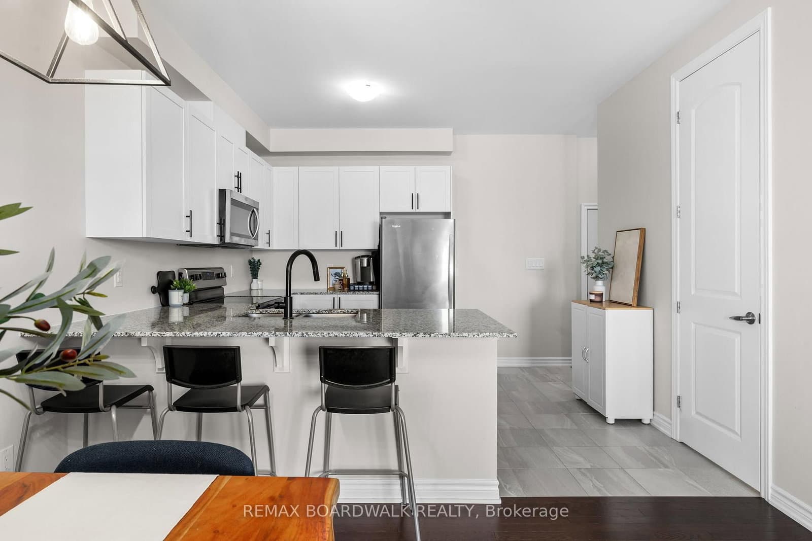6331 Perth Street thumbnail 12